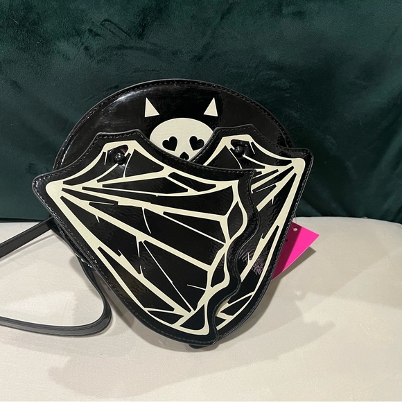 Betsy Johnson bat skeleton purse - Picture 2 of 4